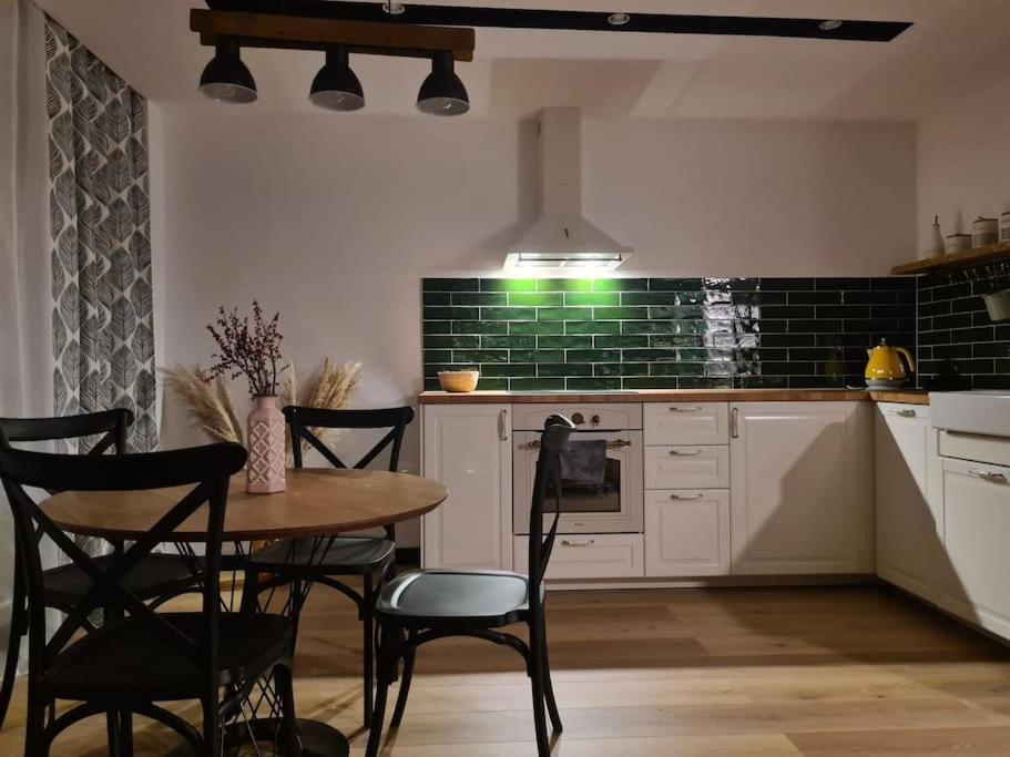 Uroczy Apartament Blisko Centrum - 10 Min Do Plazy Гдыня Экстерьер фото